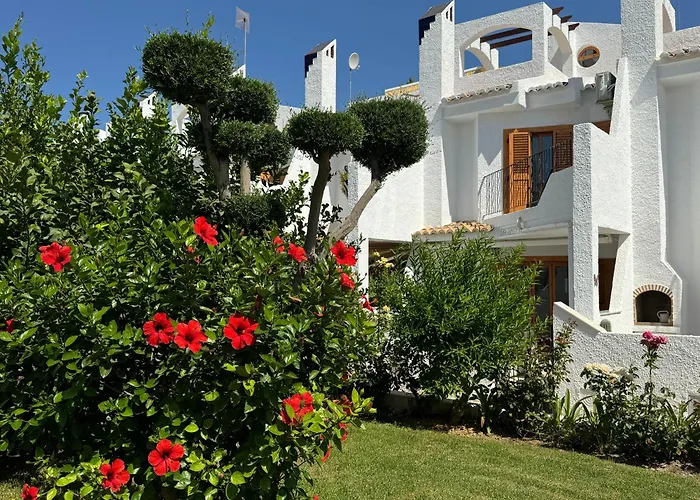 Contemporary House In Cabo Roig